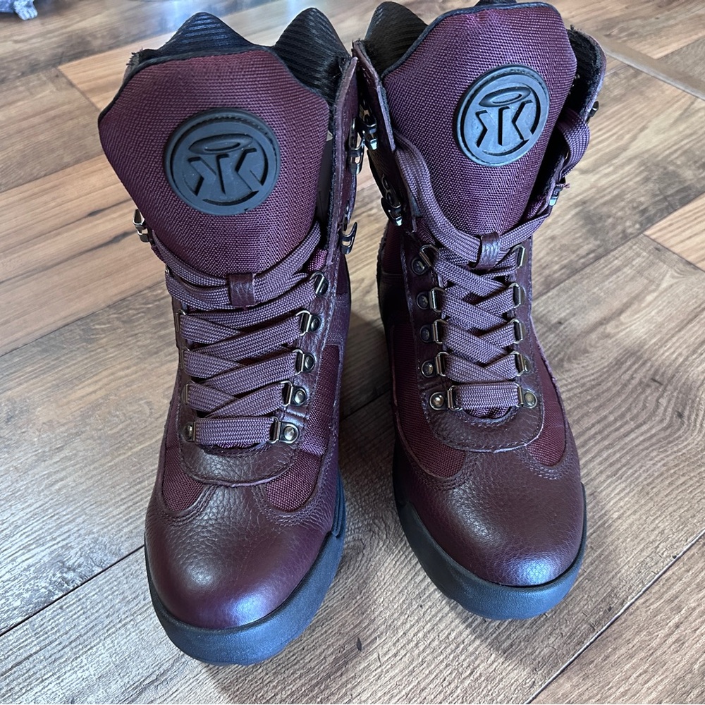 Women’s  Burgundy Boots Size 9 NEW‎ / Mens Size 7.5 Sumikko Brand